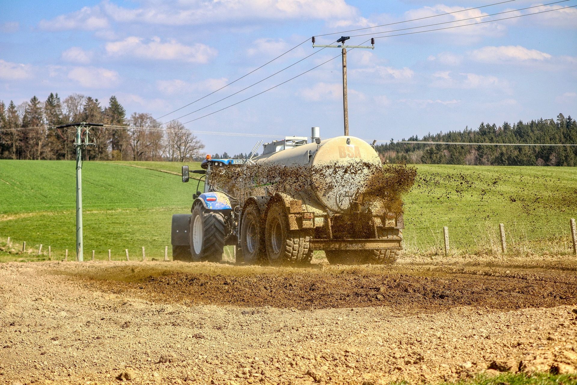 tractor-5003754_1920